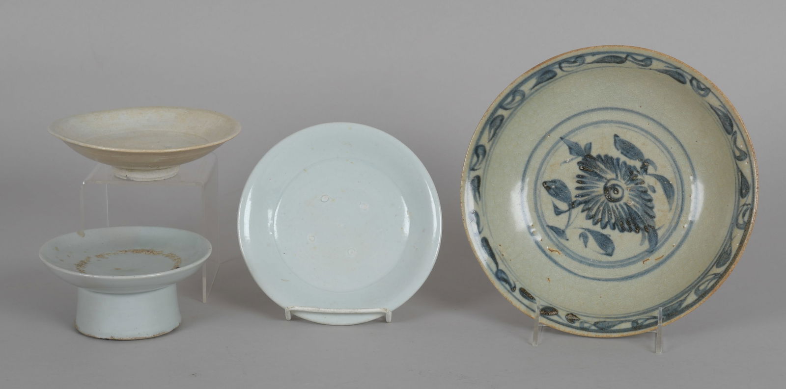 Four Pieces of Korean Celadon Pottery (1 of 10)