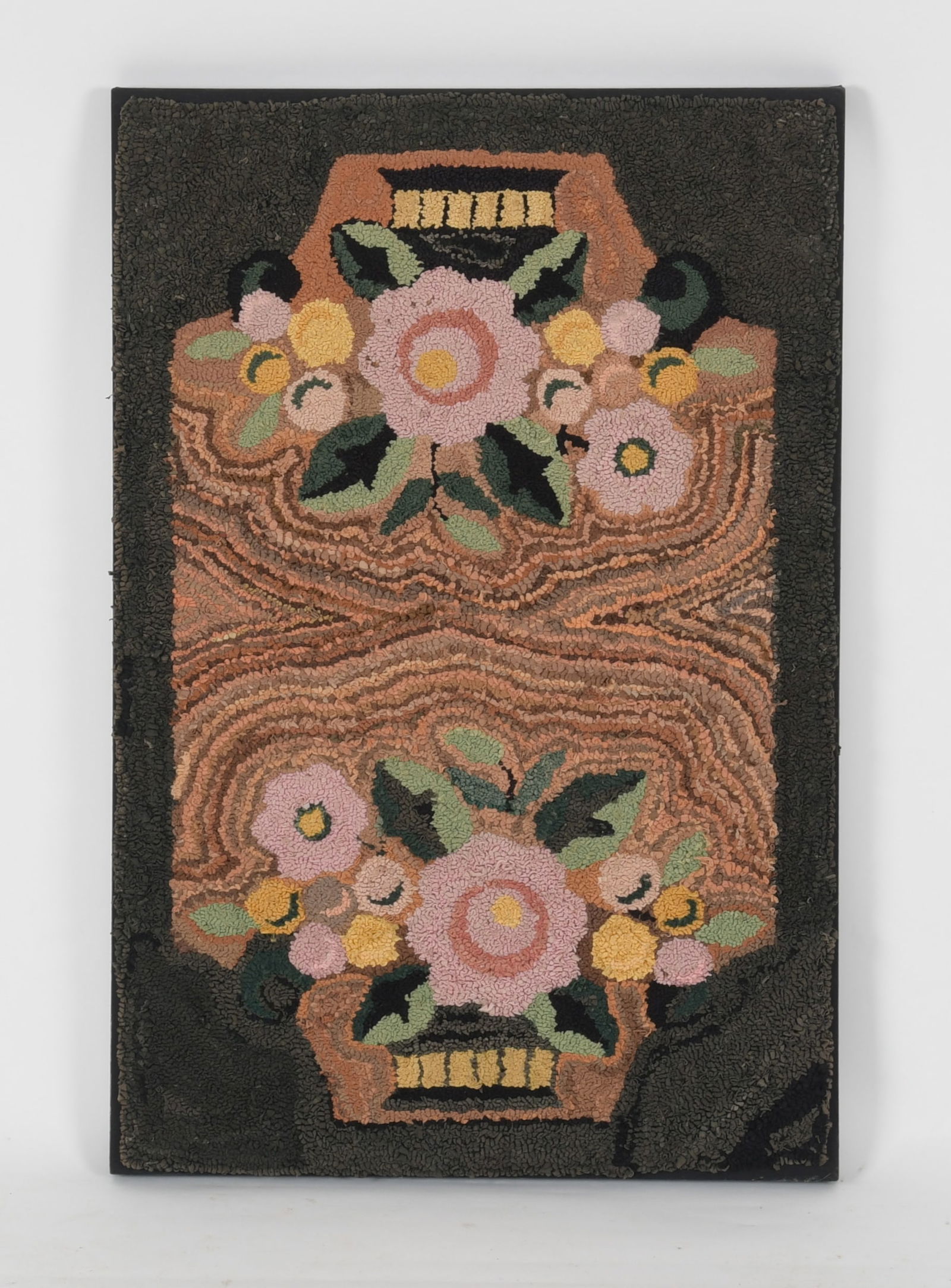 American Folk Art Floral Hooked Rug, Early 20th Century (1 of 5)