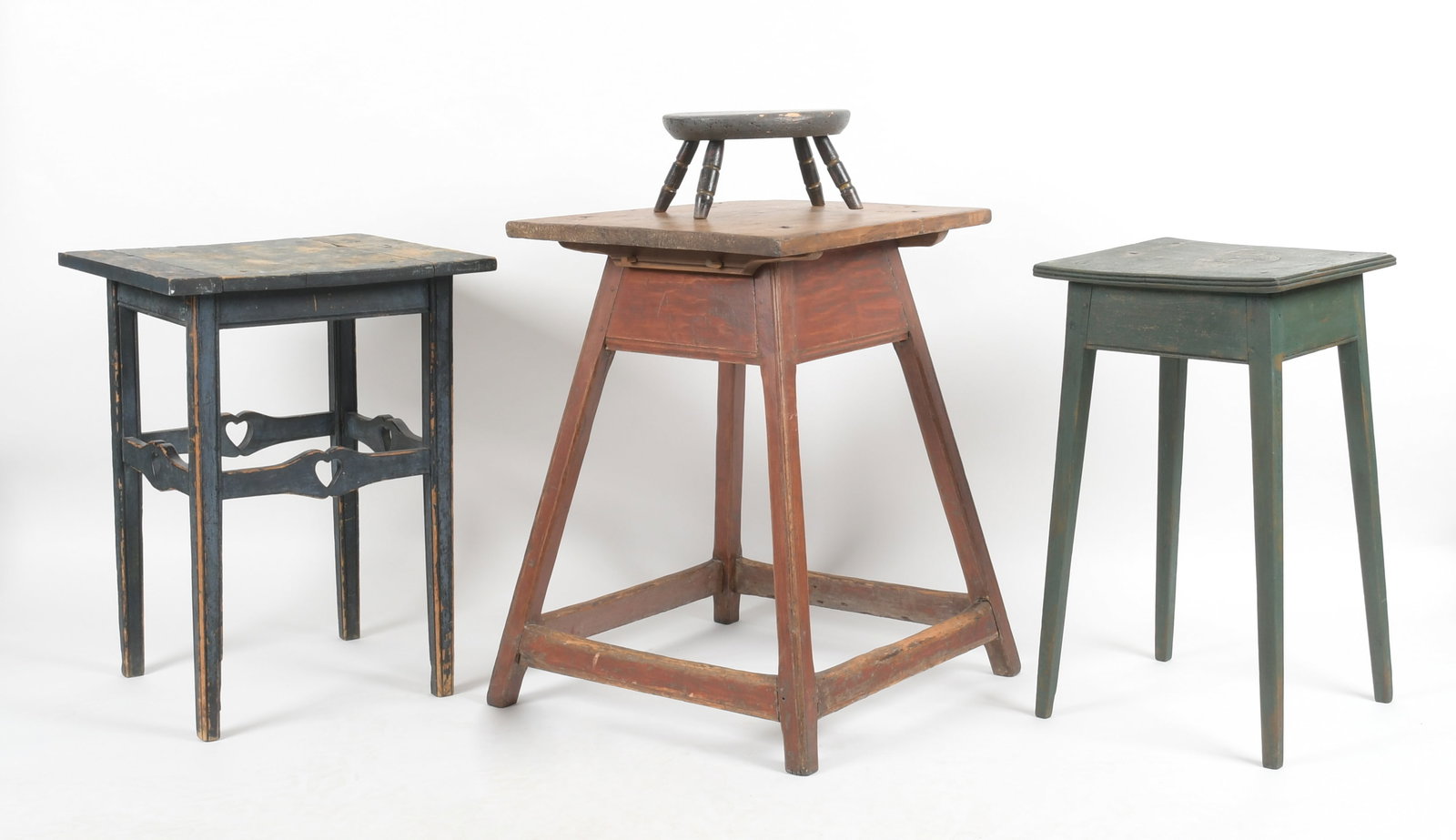 Four Pieces of American Country Painted Furniture (1 of 16)