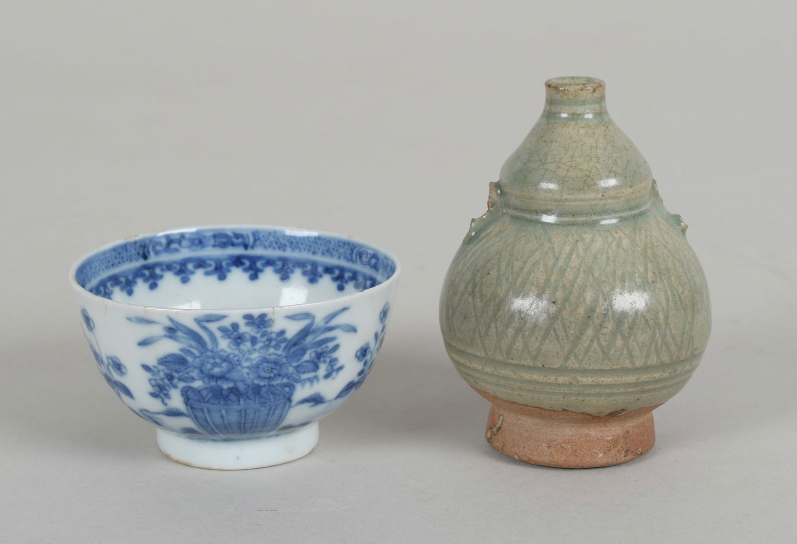 Two Small Pieces of Chinese Ceramics (1 of 8)