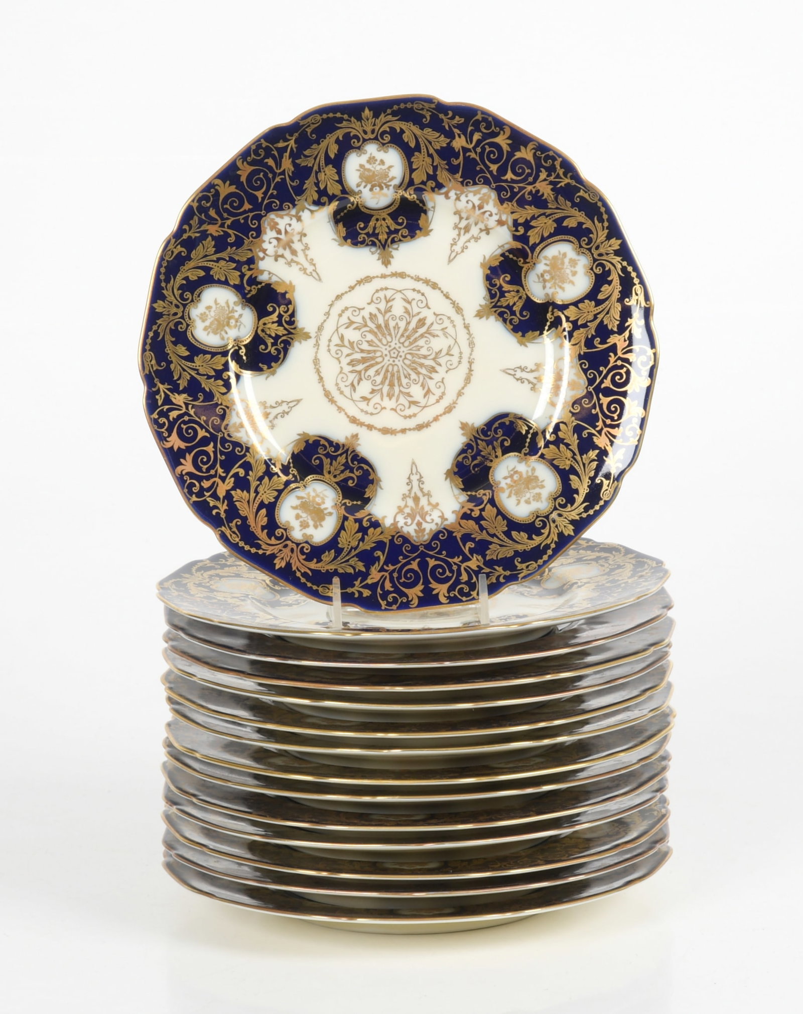 A Set of Fourteen Porcelain Cabinet Plates (1 of 6)