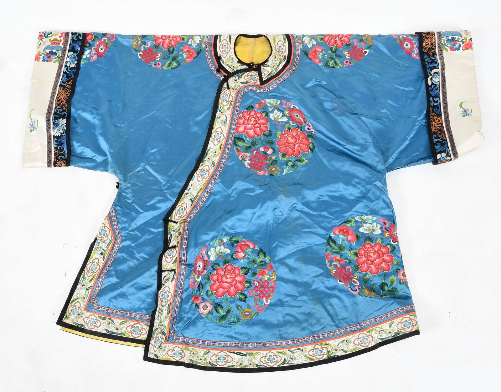 An Antique Chinese Silk Robe (1 of 11)