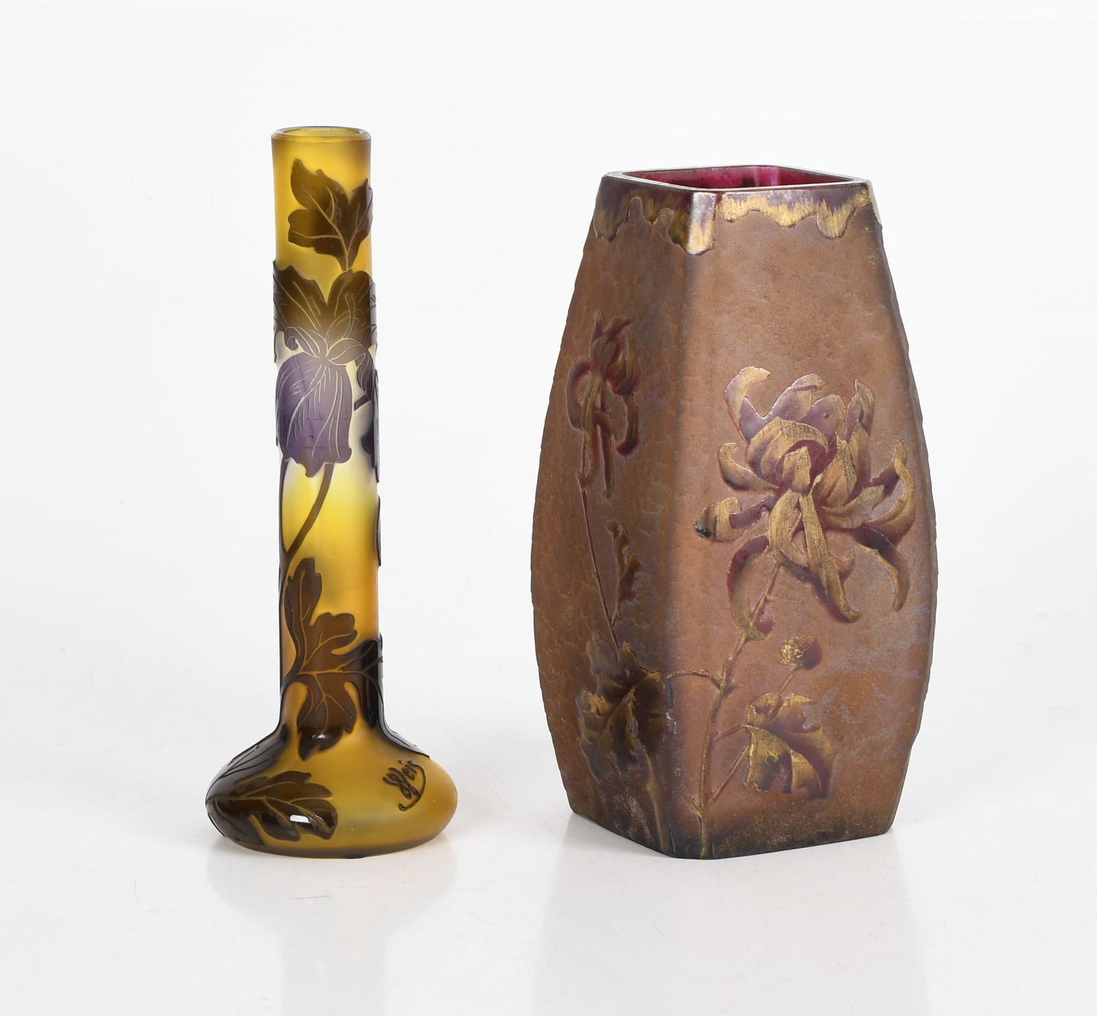 Two French Cameo Glass Vases (1 of 10)