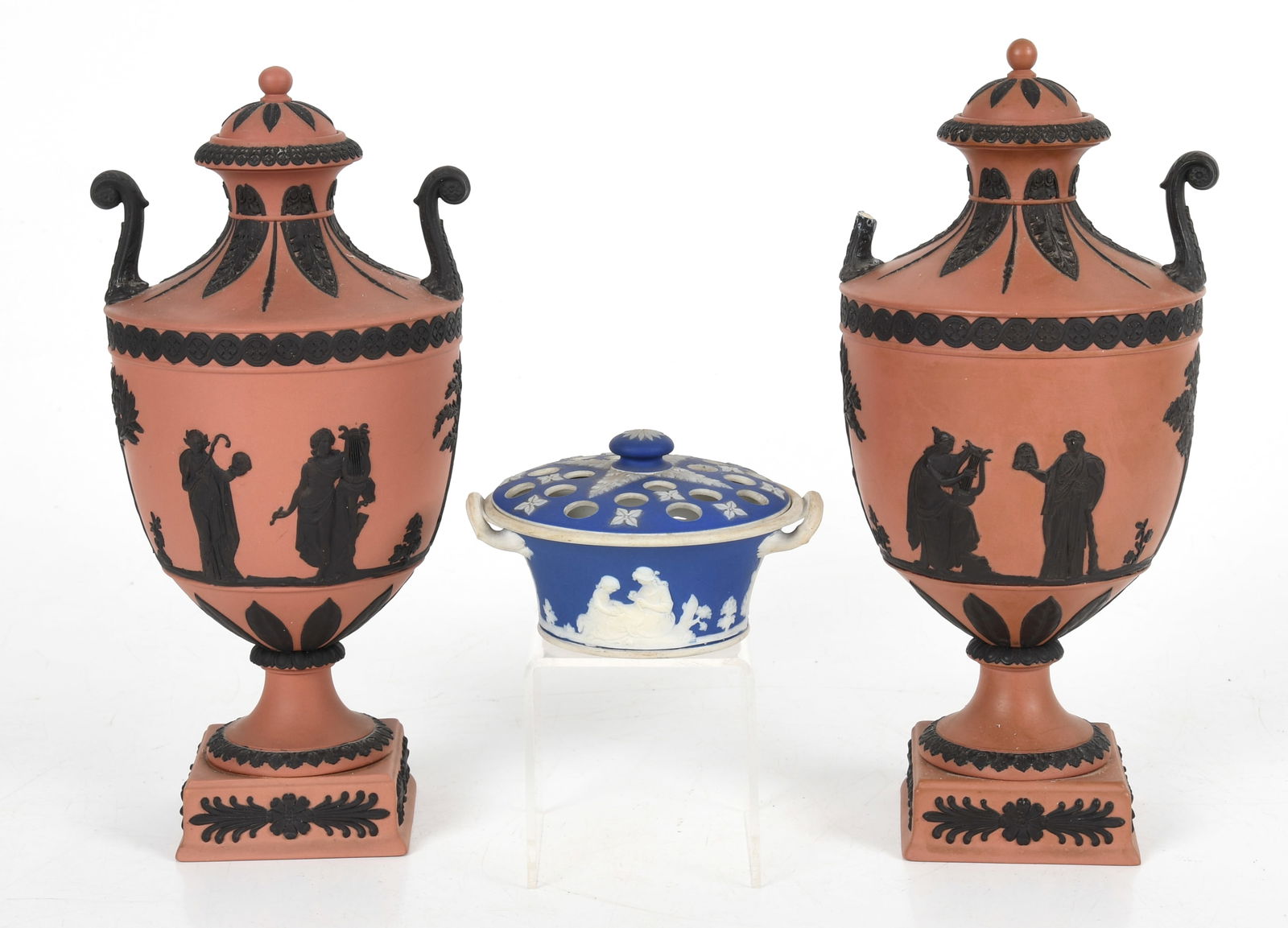 Three Pieces of Wedgwood Pottery (1 of 13)