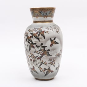 A Japanese Porcelain Vase with Sparrow Decoration