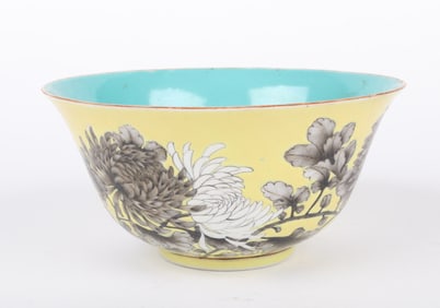 A Chinese Grisaille-Enamelled Dayazhai Porcelain Bowl