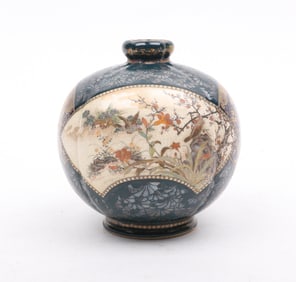 A Small Globular Japanese Satsuma Vase, Kinkozan