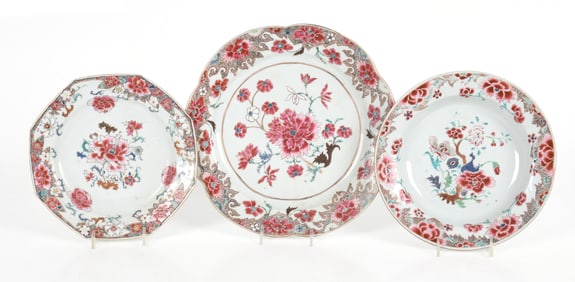 Three Pieces of Chinese Export Famille Rose Porcelain, Qianlong Period