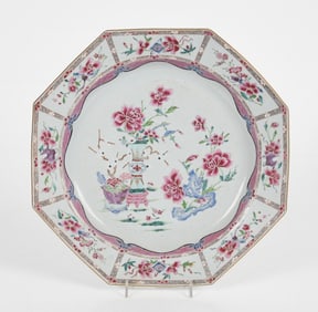 Chinese Export Porcelain Famille Rose Octagonal Charger, Qianlong Period