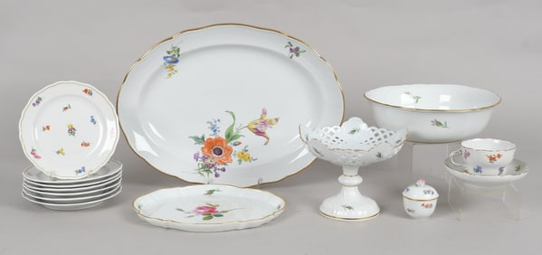 Assembled Group of Meissen Porcelain Tableware, 20th Century