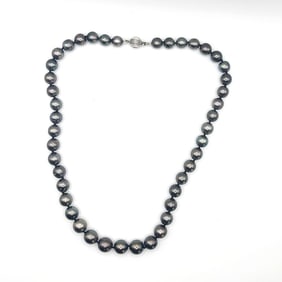 14K Gold Graduated 7.5-10mm Tahitian Pearl Necklace