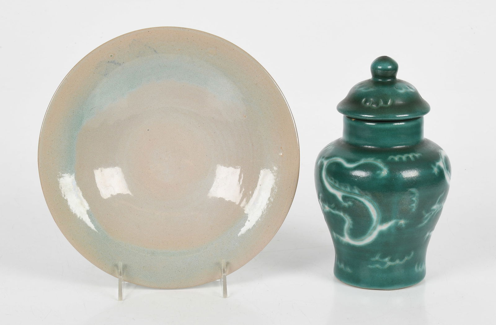 Two Pieces of North Dakota School Of Mines UND Pottery (1 of 10)