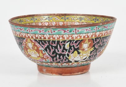A Chinese Bencharong Porcelain Bowl