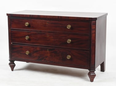 Federal Mahogany Chest of Drawers, Early 19th Century