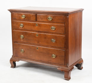 Mid-Atlantic Chippendale Cherry Chest of Drawers, Late 18th Century