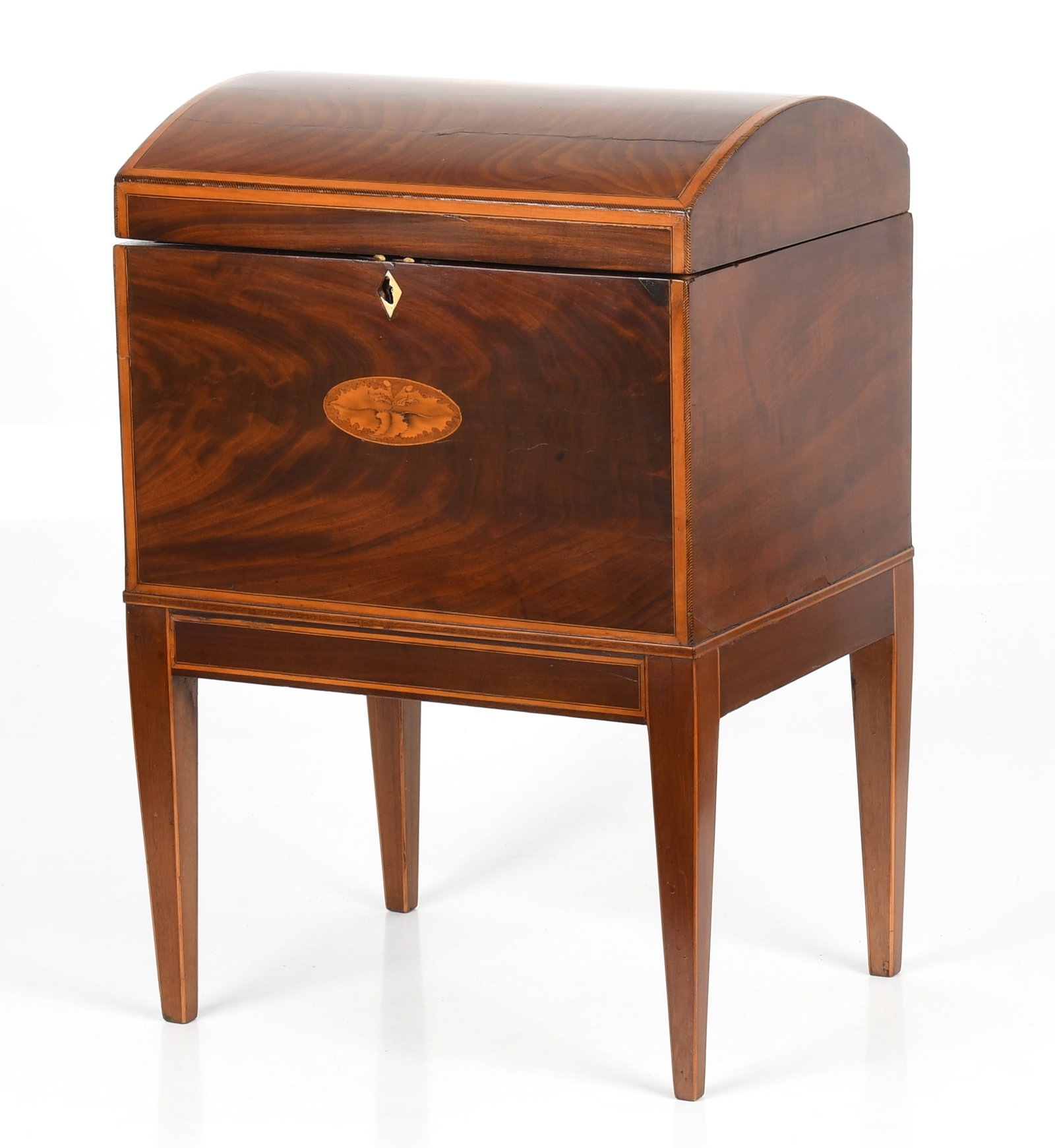 A George III Mahogany Cellarette (1 of 10)