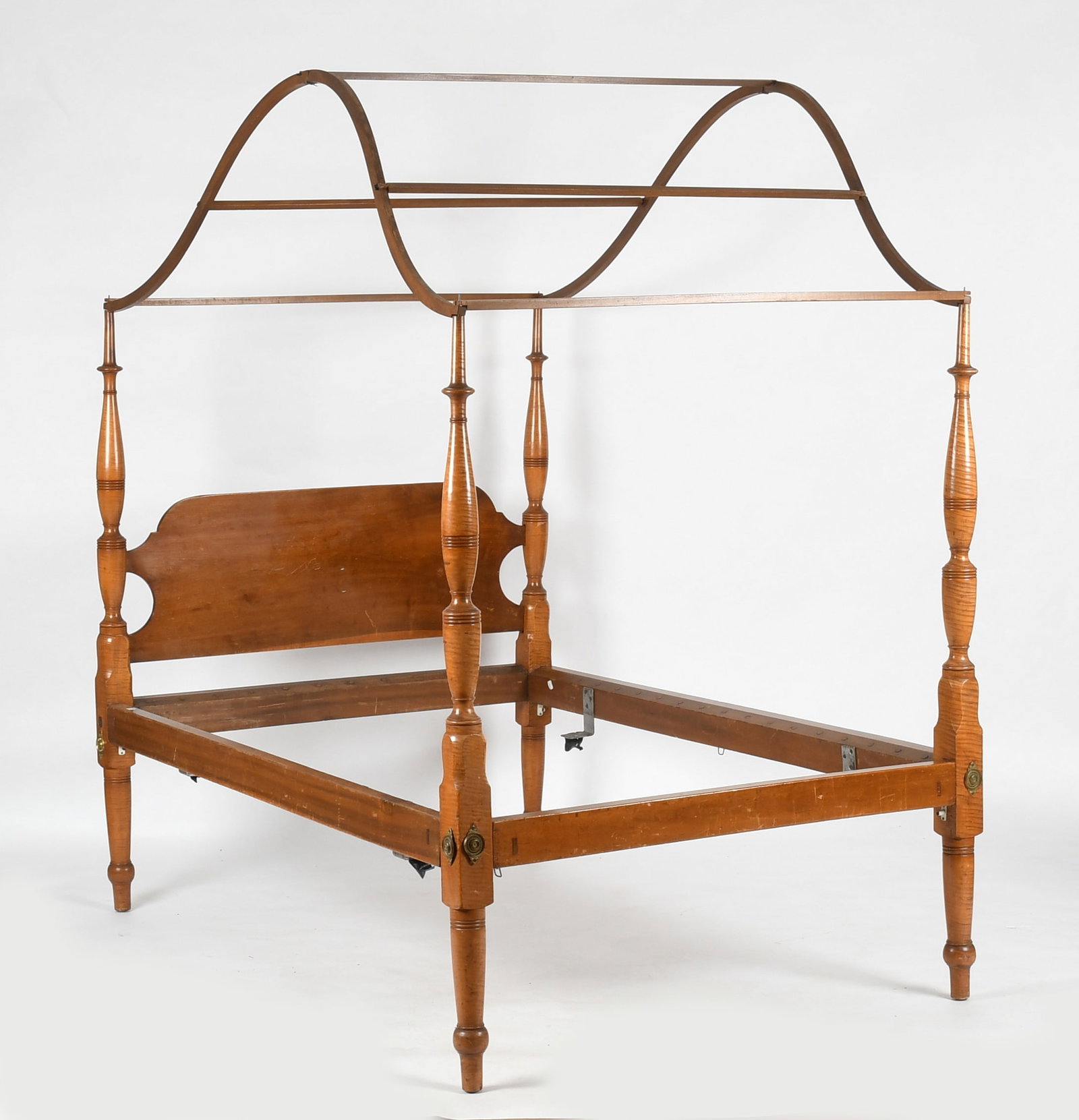 An Early 19th Century American Tiger Maple Four Poster Bed (1 of 11)