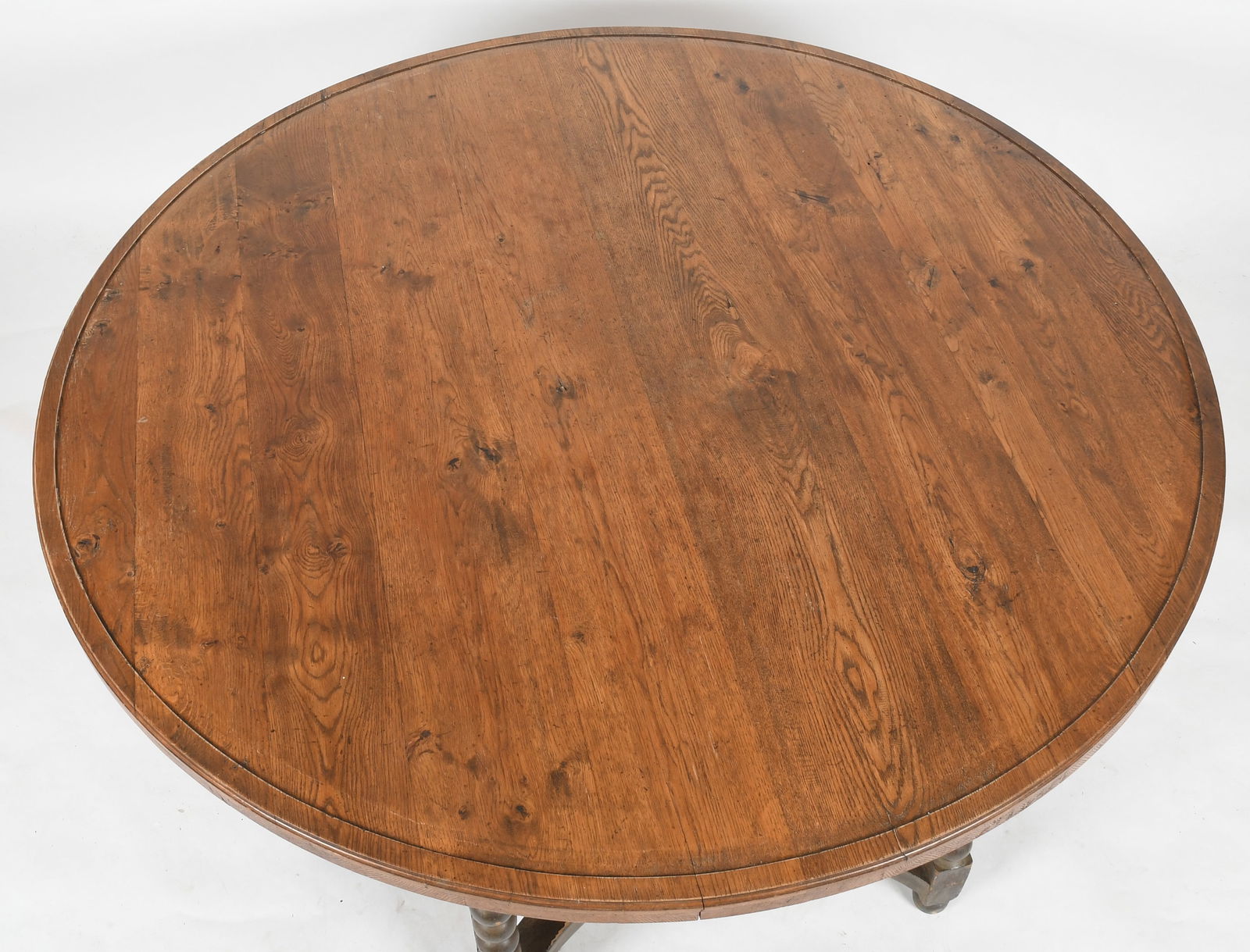 A Large Circular Oak Dining Table - 2
