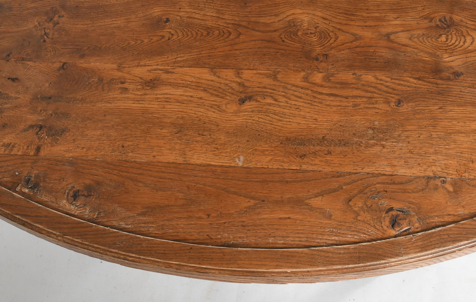 A Large Circular Oak Dining Table - 4