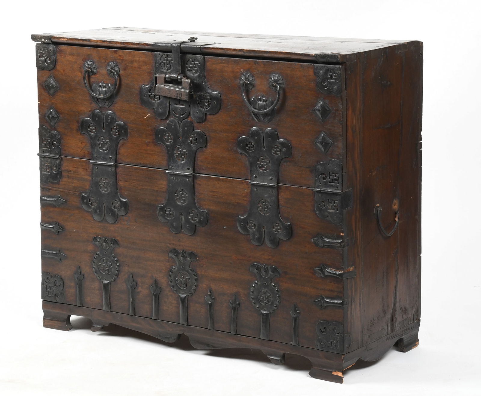 A Korean Bandaji Storage Chest, 19th/ Early 20th Century (1 of 11)