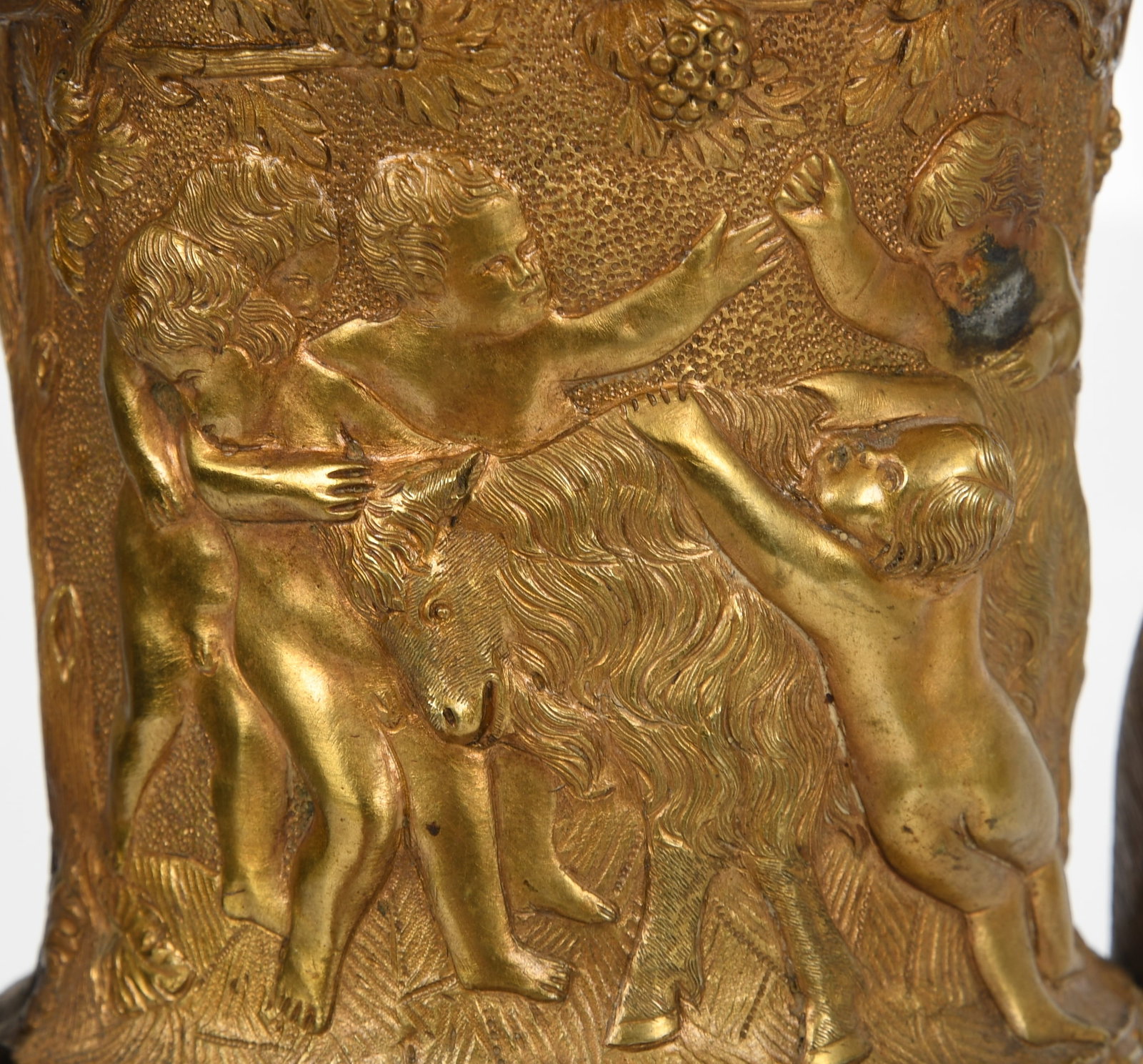 A Neoclassical Lamp - 5