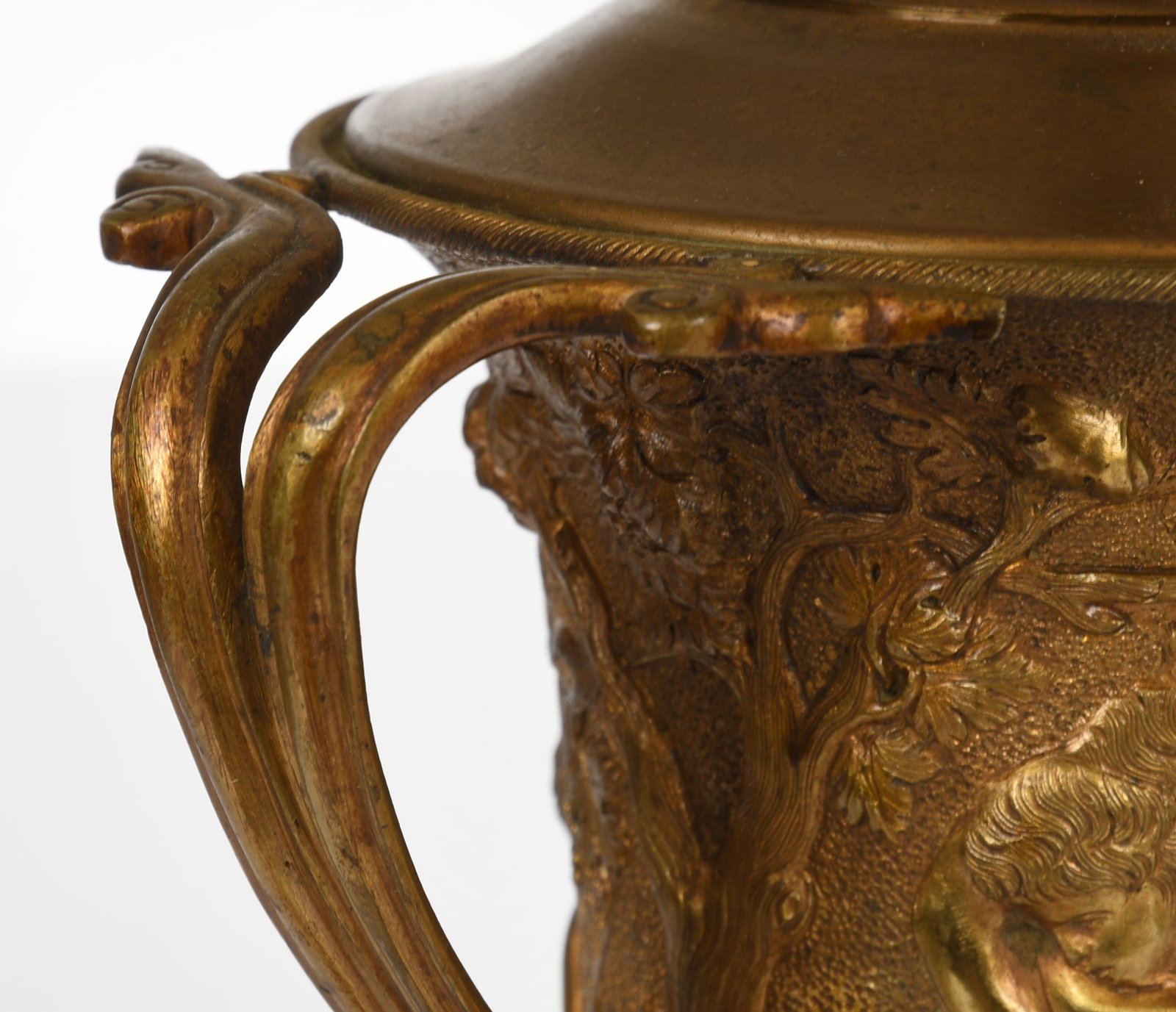 A Neoclassical Lamp - 6