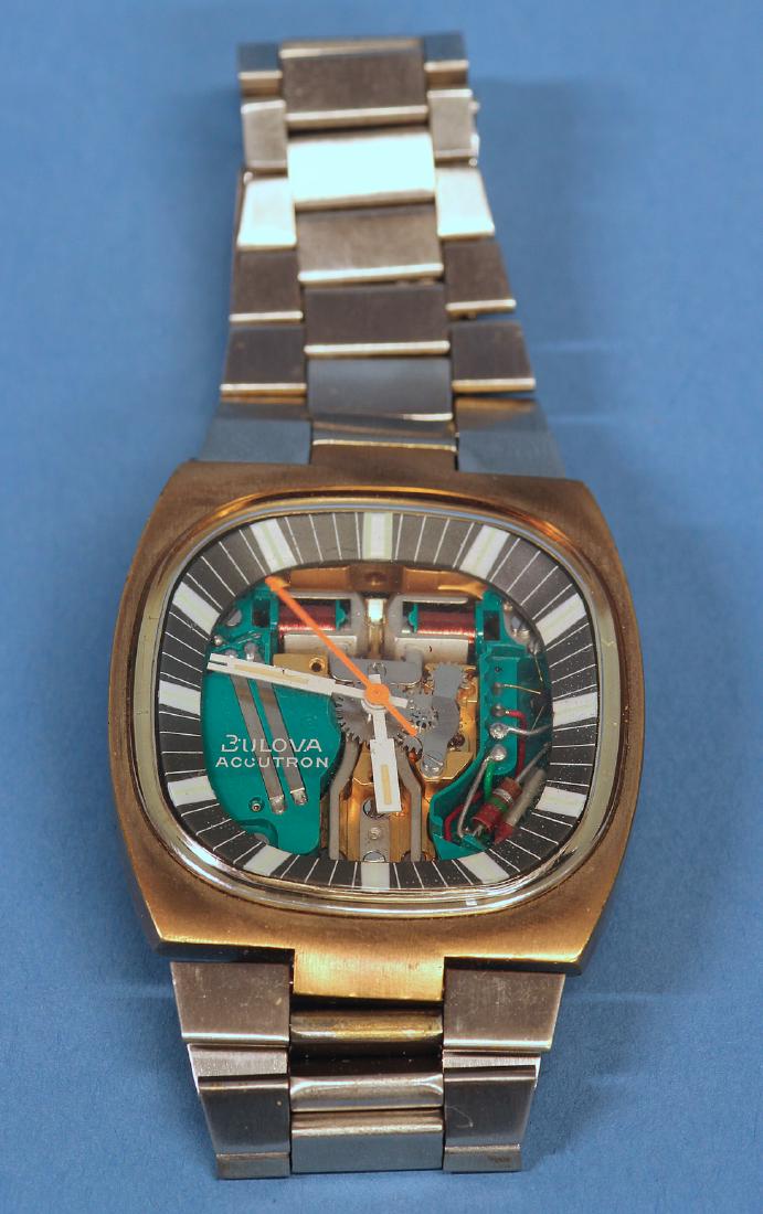 Bulova Accutron Wristwatch: 1973 Spaceview with metal band. Stainless Steel Back.