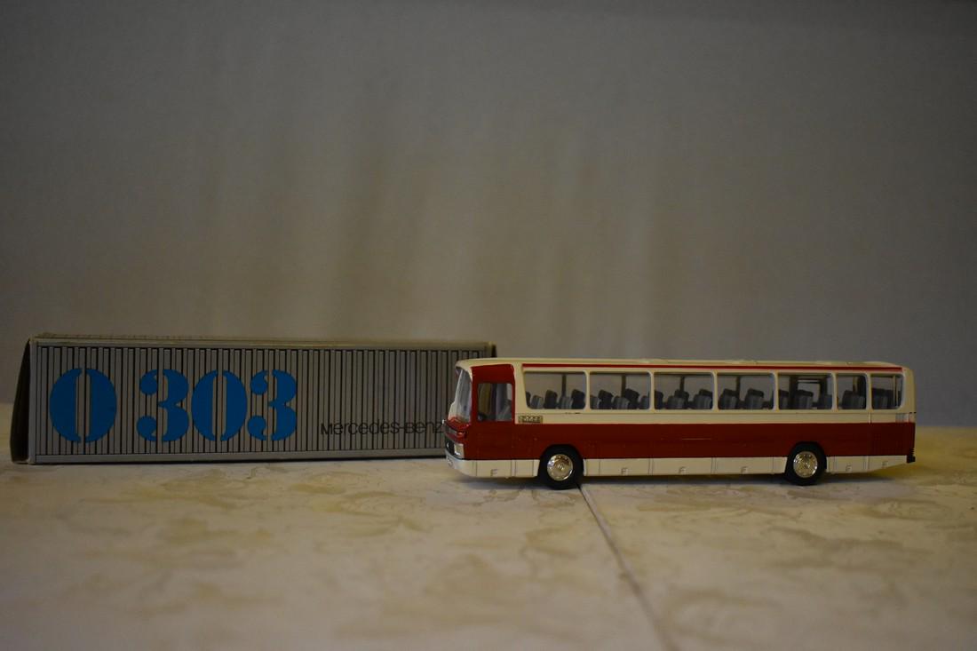 Schuco: mercedes benz 0303 coach bus