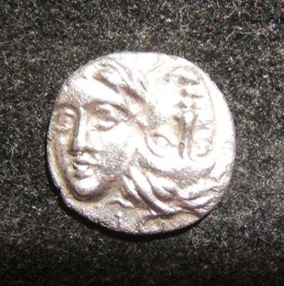 Ancient Greek Istros 1/4 Stater 400-350 BCE ancient: Ancient Greece > Istros: 1/4 Stater (11 x 10.5mm, 1.05g), 400-350 BCE; 2 front-facing male heads, right one inverted / eagle on dolphin, facing left, with I?T?IH legend above & A? monogram below. Refe