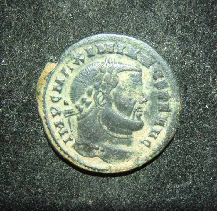 Roman Imperial ancient Maximianus Follis coin, Ticinum; (1 of 2)