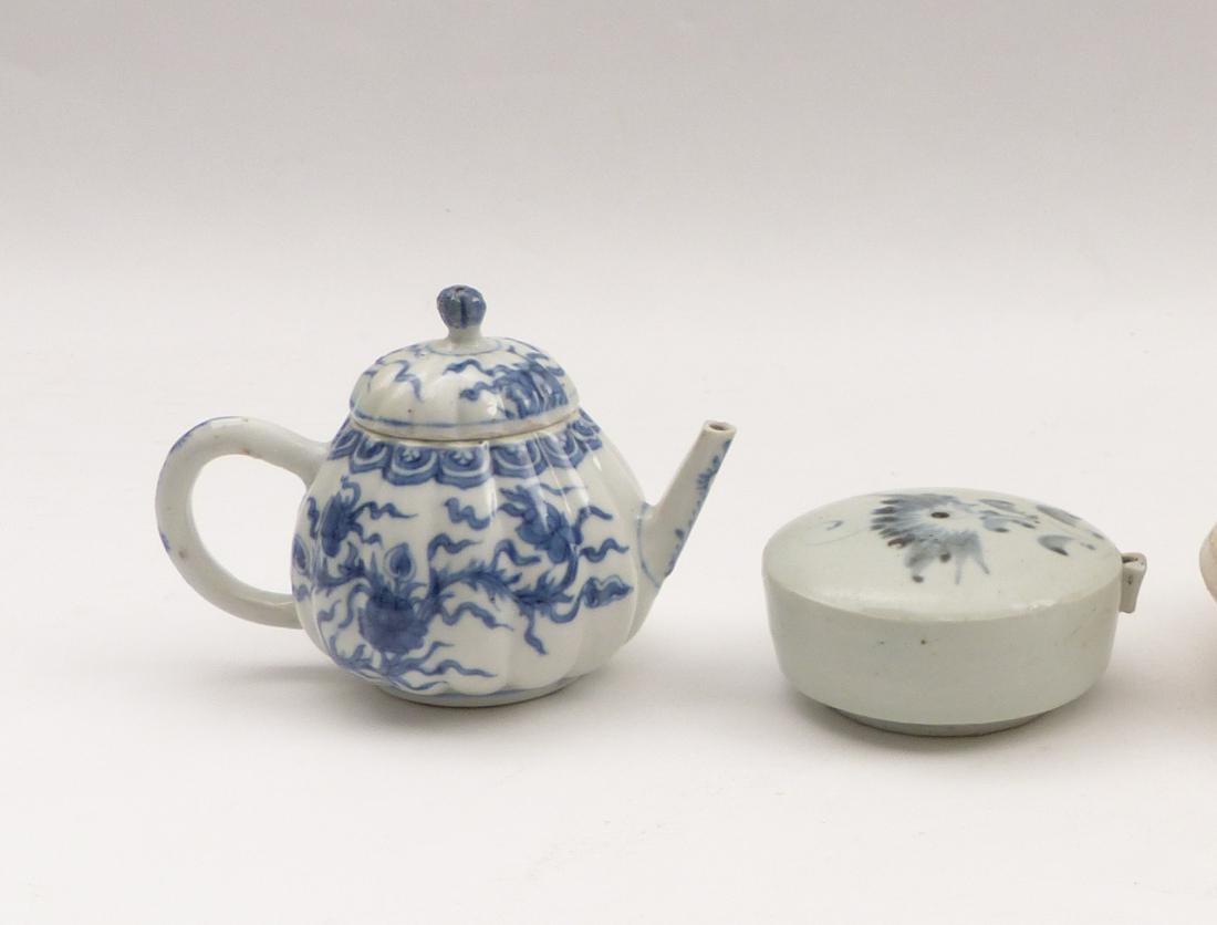 Gießgefäß, Deckelkännchen und Tuschwassertropfer—Asien, (1 of 2)