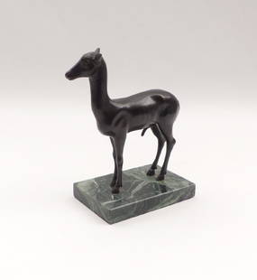 Junge Antilope—A. 20. Jh. - im Stil von Fritz Behn: Young antelope—Early 20th C. - in the style of Fritz Behn Bronze. H. 22 cm.