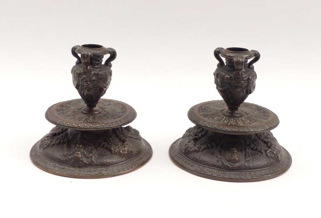 Paar Glockenfußleuchter—Im Stil der Renaissance (1 of 2)