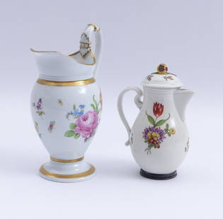 Zwei kleine Kannen â€” Deutschland, 18. und 19. Jh.: Two small Jugs / â€” Germany, 18th and 19th century / Belly jug with flower decoration, Meissen; underglaze-blue swords mark; h. 19,5 cm. Pear-shaped lid jug with flower painting; incised