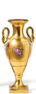 Kleine Empire-Vase â€” Paris, Dagoty - fr. 19. Jh.: Empire Vase / â€” Paris, Dagoty - early 19th century / The square base has a round base with a slender, ovoid corpus and two gooseneck handles over a leaf base and a trumpet neck; a gold