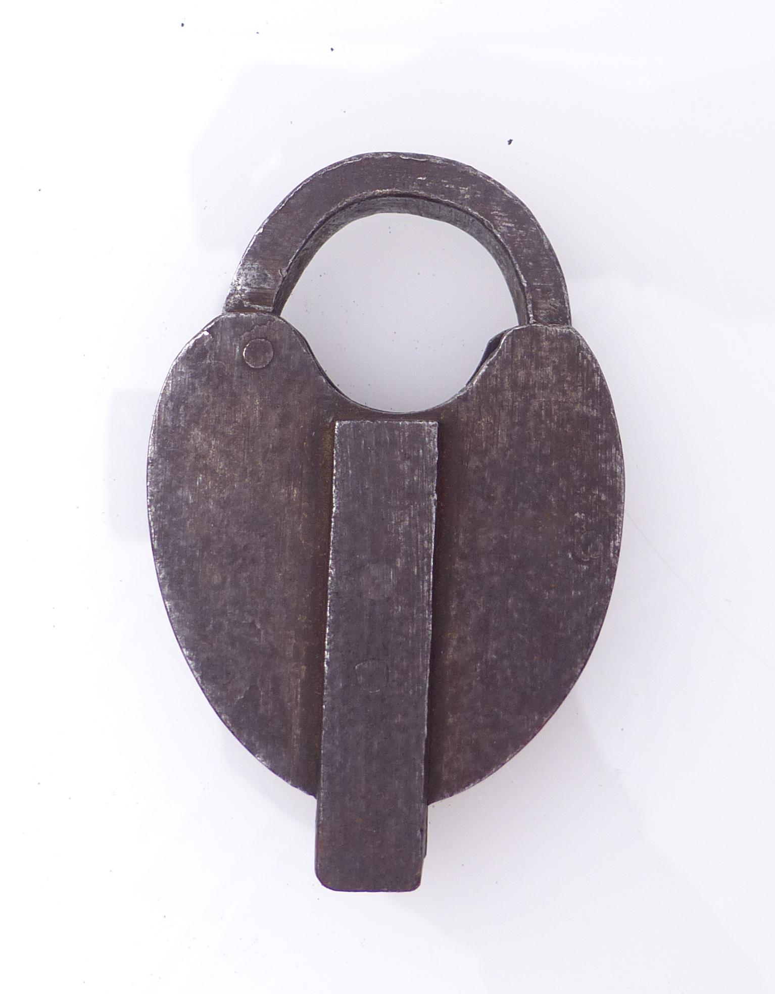 Kleines Vorhangschloss, 18. Jh. (1 of 3)