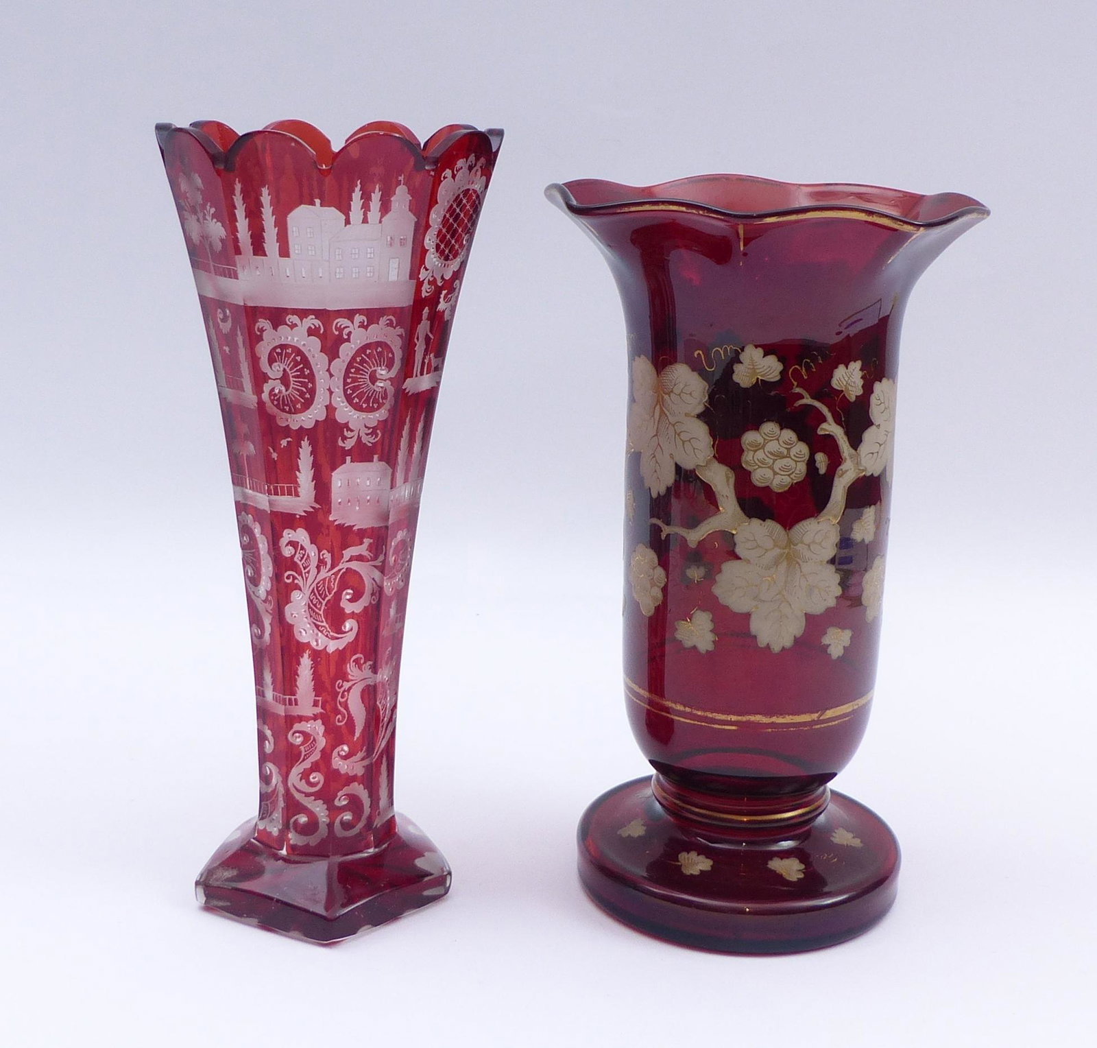 Zwei Vasen : Boehmen, 19. Jh. : (1 of 2)