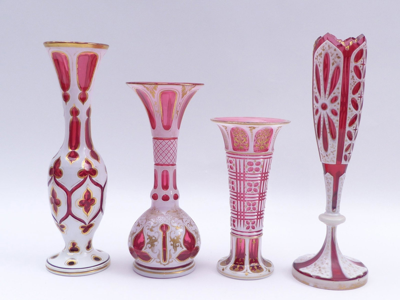 Vier Vasen : Boehmen, 19. Jh. : (1 of 6)