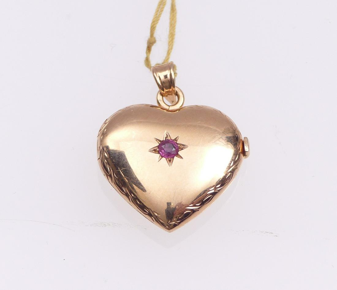 Herzfoermiges Rubin-Medaillon : Um 1900 : (1 of 2)