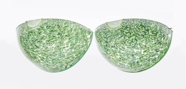 Aulenti, Gae: Paar Wandlampen ''Neverrino'': Aulenti, Gae - Pair of ''Neverrino'' wall lamps (Palazzolo dello Stella 1927-2012 Milan) For Vetreria Vistosi, Murano. In the form of a quarter sphere. Colourless glass with densely fused, black conto