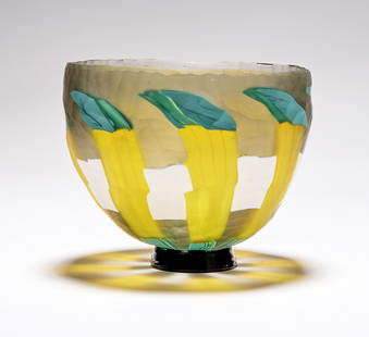 Tsuchida, Yasuhiko: ''Funtime's Cup'': Tsuchida, Yasuhiko - ''Funtime's Cup'' (born 1969 in Osaka, working in Murano) Three-quarter sphere over an attached round foot. Smoke-grey glass with fused plates and rods in transparent yellow, opaq