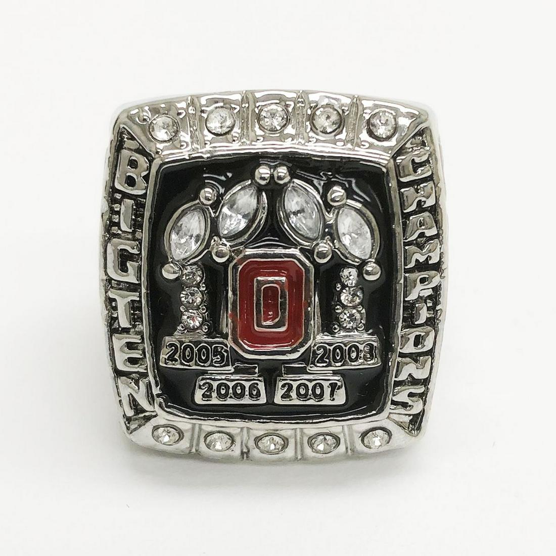 2008 Ohio State Buckeyes NCAA Football Big Ten: 2008 Ohio State Buckeyes NCAA Football Big Ten Championship Ring - Isaiah Pryor. Well Crafted, Bejeweled With Semi Precious Stones With Red Enameled Ohio State Buckeyes Logo. View Photos For Further D