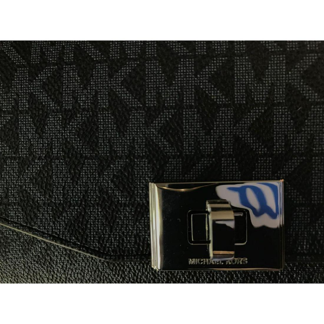 michael kors hand purse