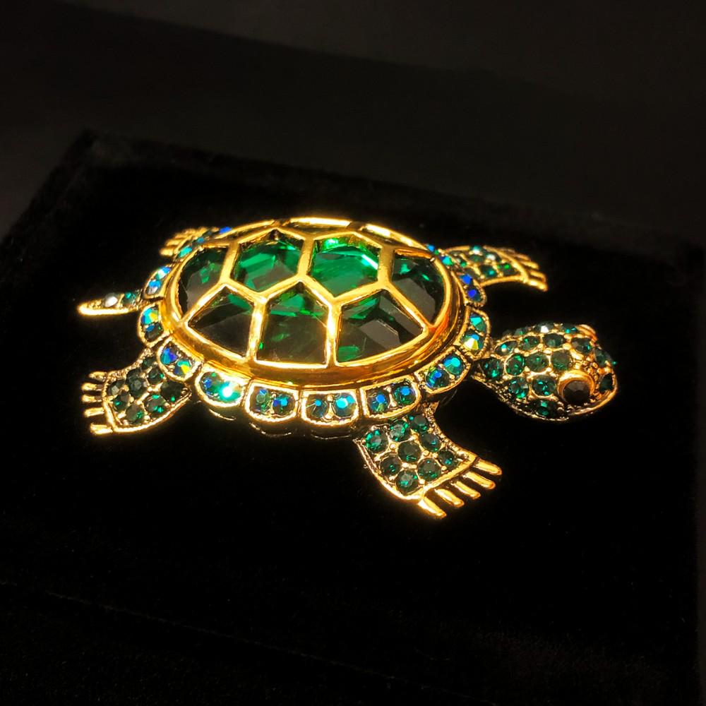Green Semi Precious Stone Turtle Brooch (1 of 4)