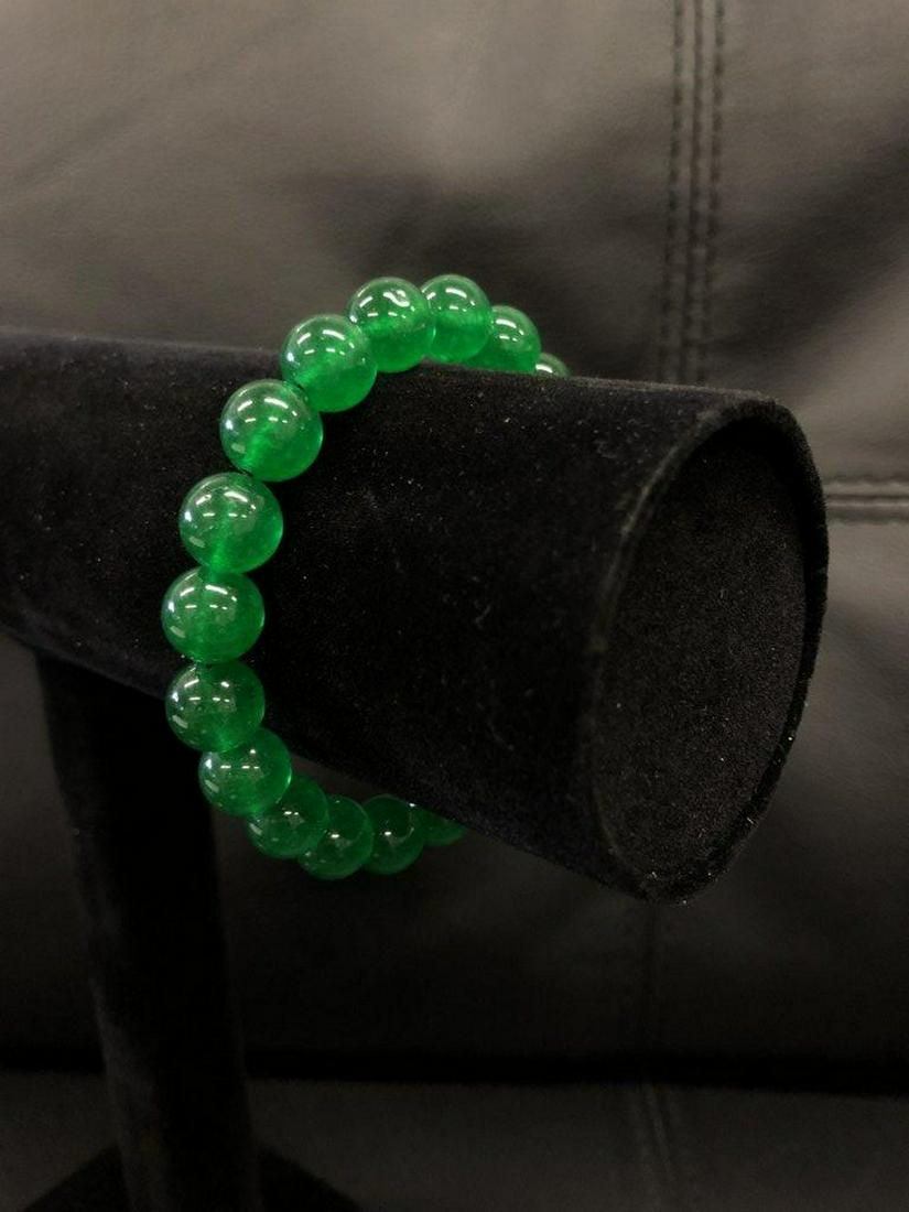 This Beautifully Crafted Asian Green Jade Beaded Bracelet (1 of 3)
