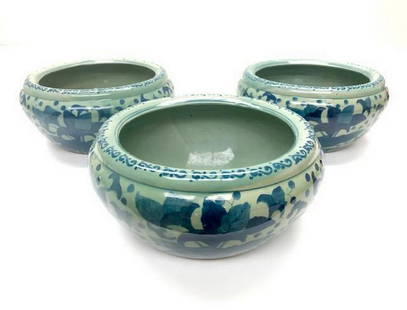 Set Of Three Blue Floral Bowls: Set Of Three Stunning Blue Floral Bowls. View Photos For Further Details.