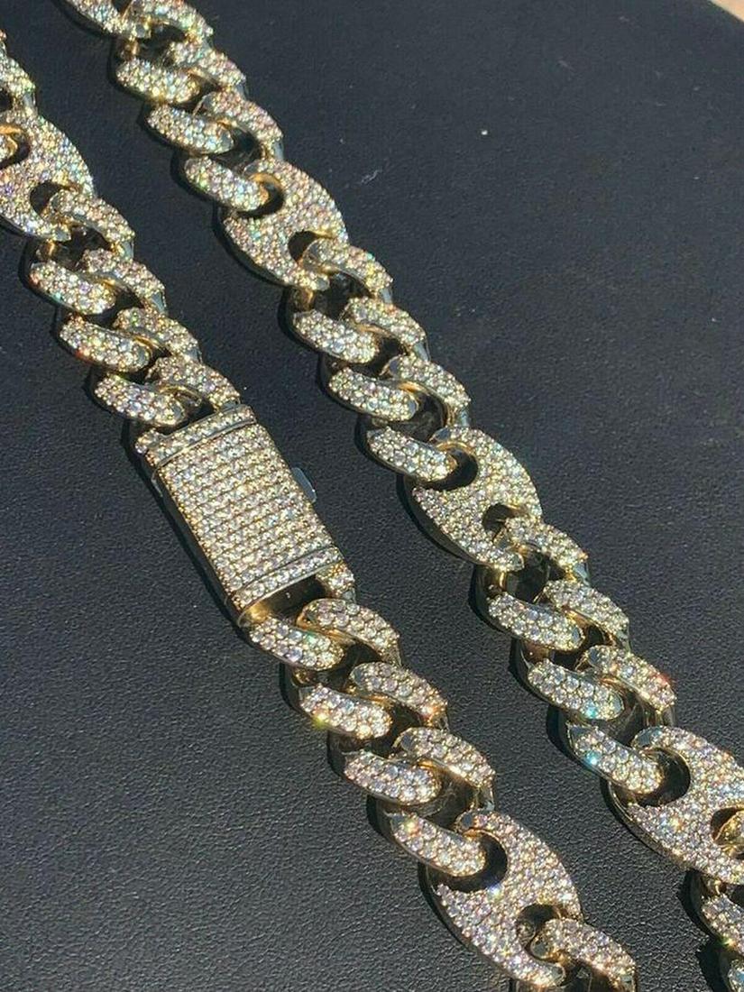 Unisex Cuban Link Chain ICY Stainless Hip Hop Figarucci Choker: Up For Auction Is Unisex Cuban Link Chain ICY Stainless Hip Hop Figarucci Choker. The Item Offers A Sense Of Style & Glamour To Any Outift. This Is A Conversation Piece & Eye Catcher When Atte