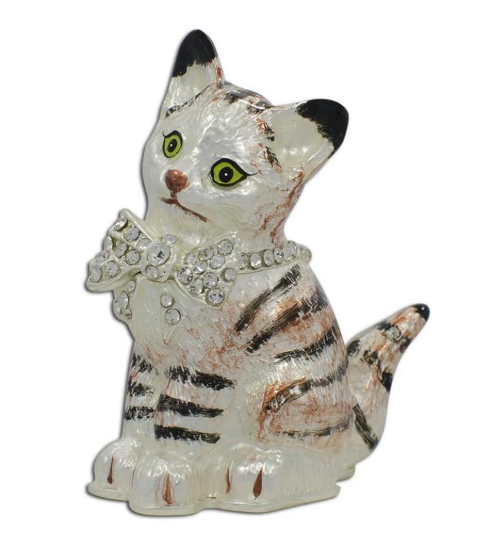 Maine Coon Cat with a Crystal Bow Jewelry Trinket Box Figurine: Maine Coon Cat with a Crystal Bow Jewelry Trinket Box Figurine Dimensions: 3.25 Inches Tall Pewter, Crystals, Enamel Gift Boxed View Photos For Further Details.