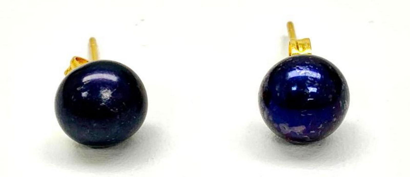 PAIR OF LADIES TAHITIAN PEARL STUD EARRINGS (1 of 2)