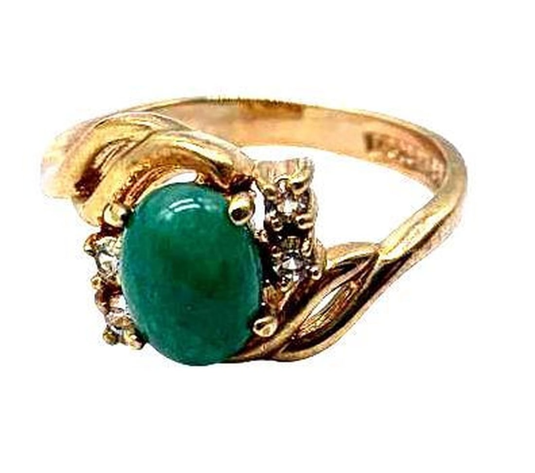 Ladies Malachite Gemstone Ring With Swarovski Crystals Size 8: Ladies Malachite Gemstone Ring With Swarovski Crystals Size 8 Malachite is the stone of protection. It is traditionally used to repel danger, fight illness, and eliminate negative energies. It can he